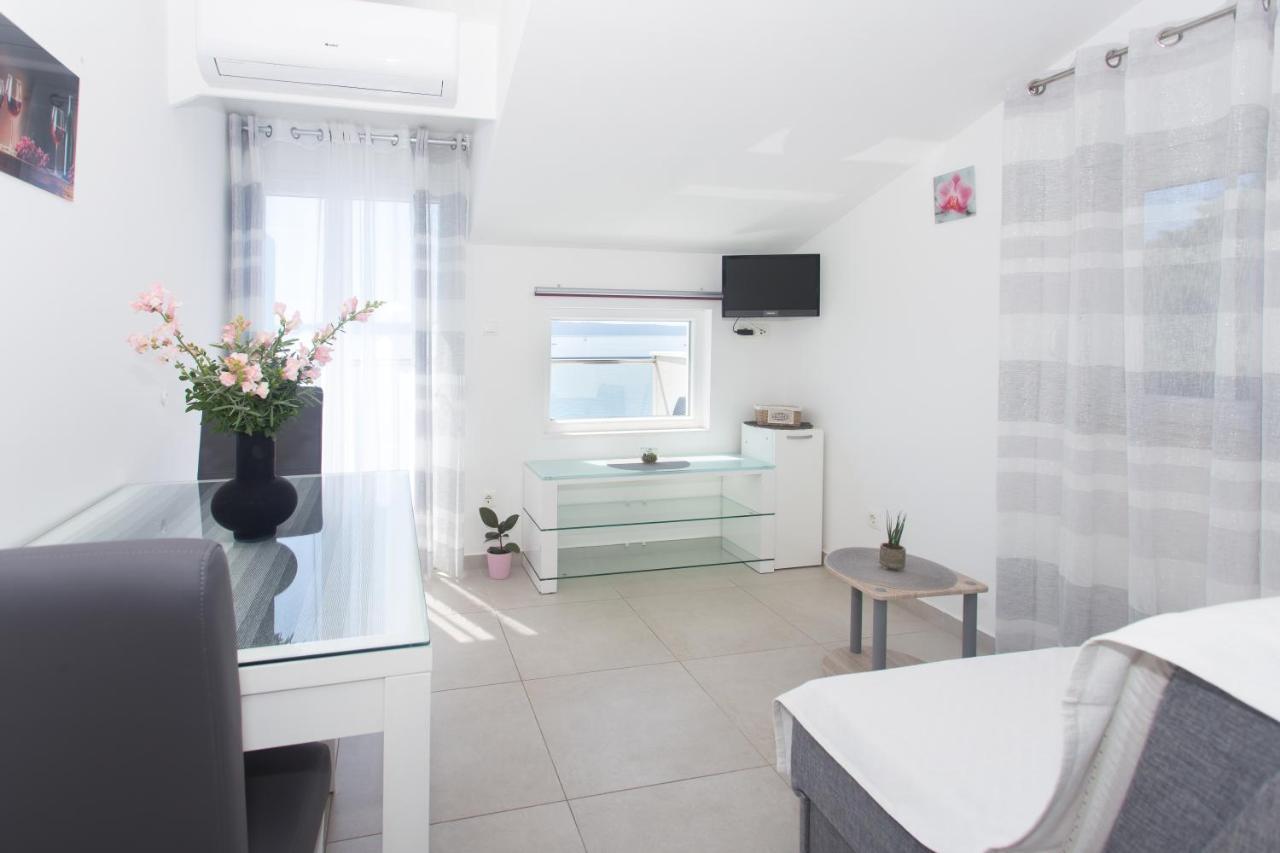 Apartments Bandic - 30 Meters To The Beach Trogir Ngoại thất bức ảnh
