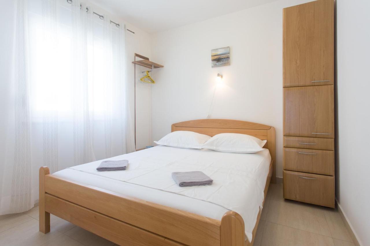 Apartments Bandic - 30 Meters To The Beach Trogir Ngoại thất bức ảnh